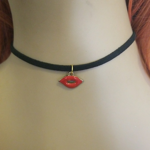 Jewelry - 🧁red lip choker